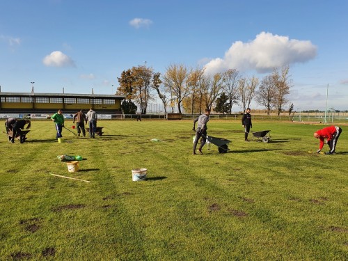 Arbeitseinsatz auf dem Kölledaer Sportplatz
