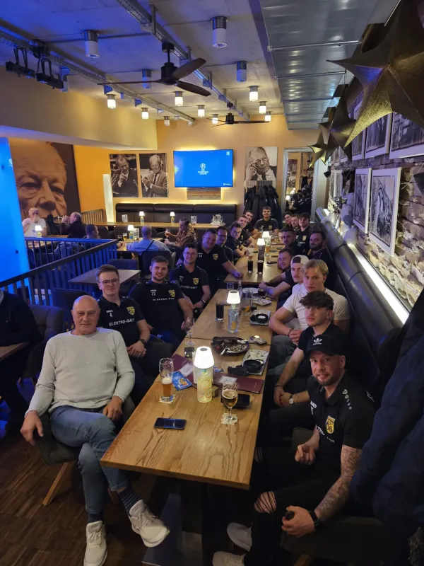 Erste zum Mannschaftsabend im Willy B. in Erfurt