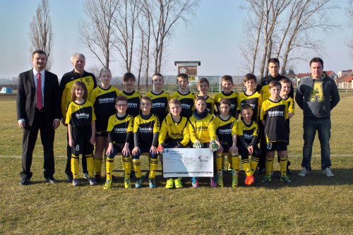 E-Junioren mit neuem Trikotsatz