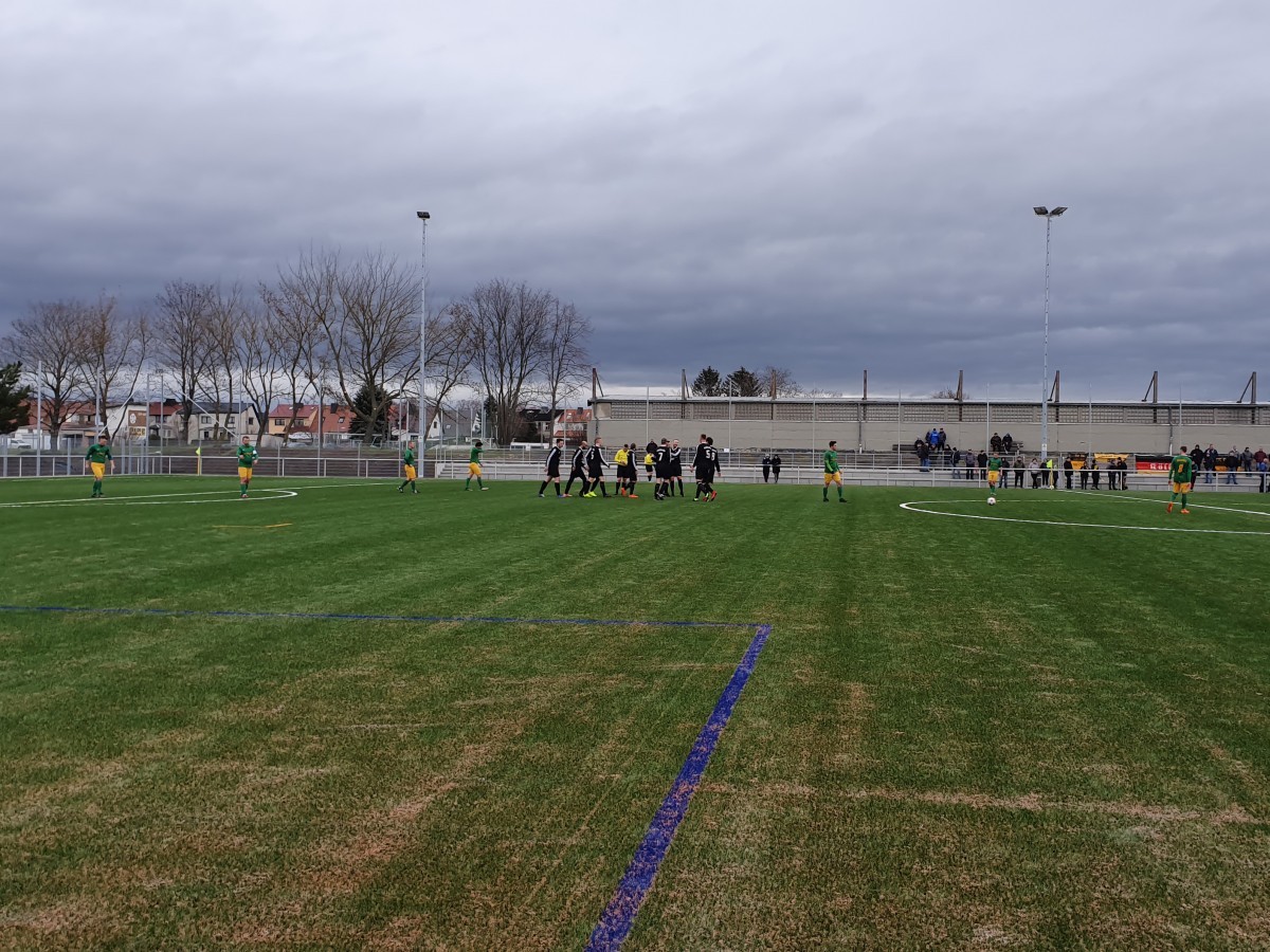 Sechs-Punkte-Sonntag nach Kunstrasen-Generalprobe