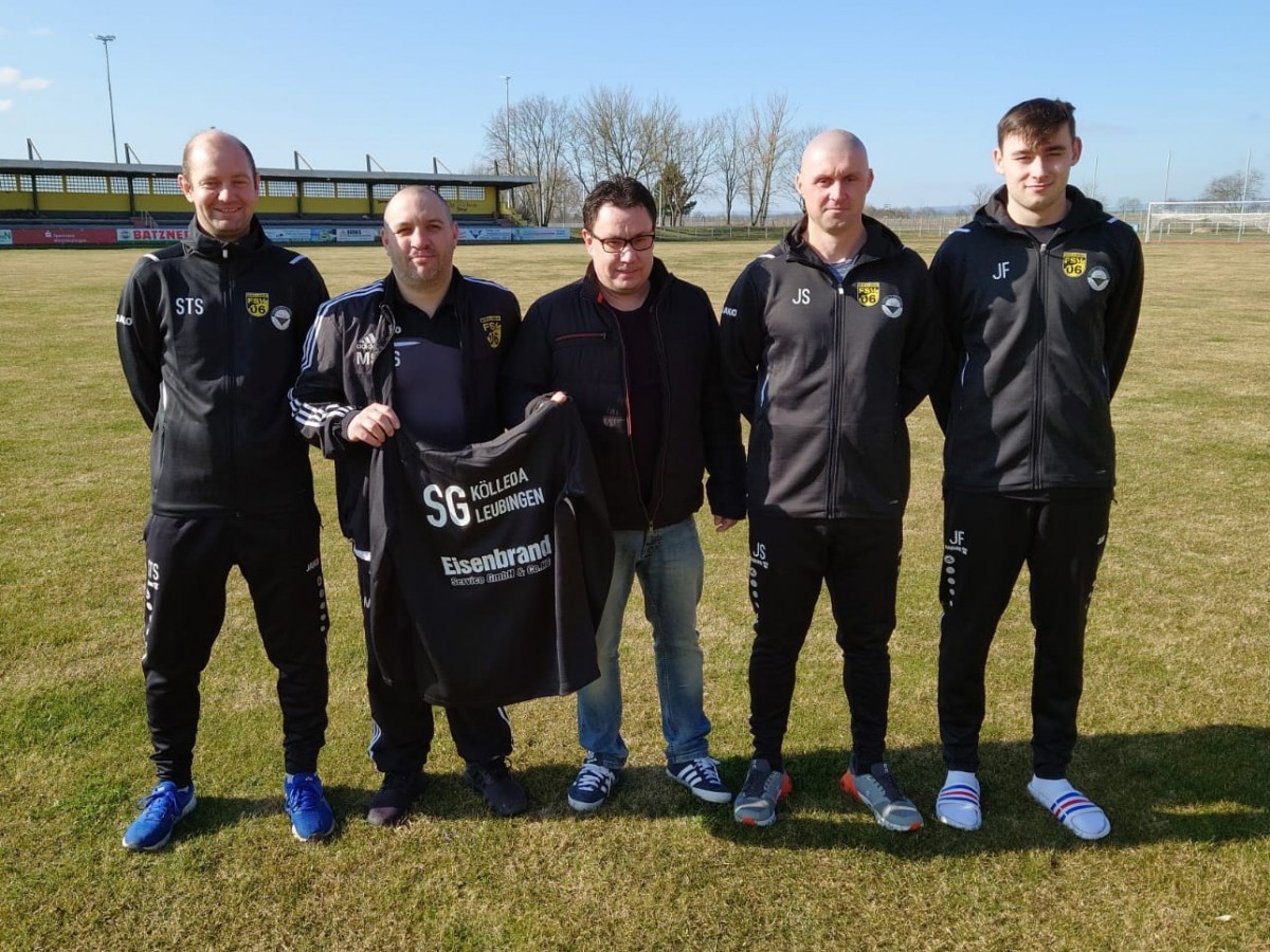 Neue Trainingsanzüge für unsere zweite Männermannschaft