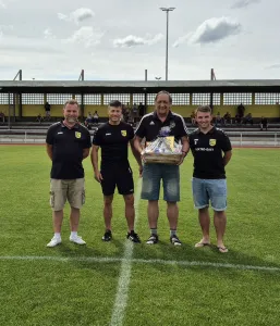 Wolfgang (Ali) Büchner feiert sein 20-jähriges Jubiläum als Schiedsrichter